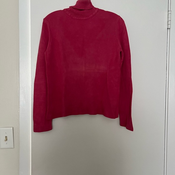 Elegant Red Turtleneck Sweater - Picture 1 of 4